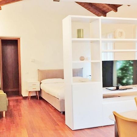 Appartamento Le Guglie In Piazza Castello - Centro Storico Milánó Kültér fotó